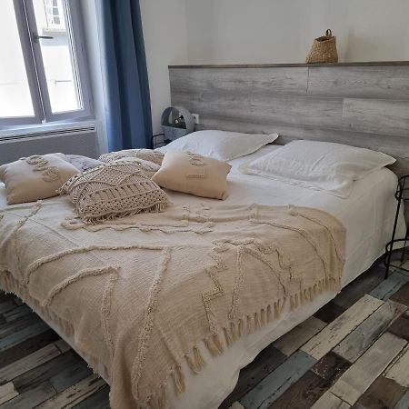Piégut-Pluviers L'Atrium Bed & Breakfast エクステリア 写真