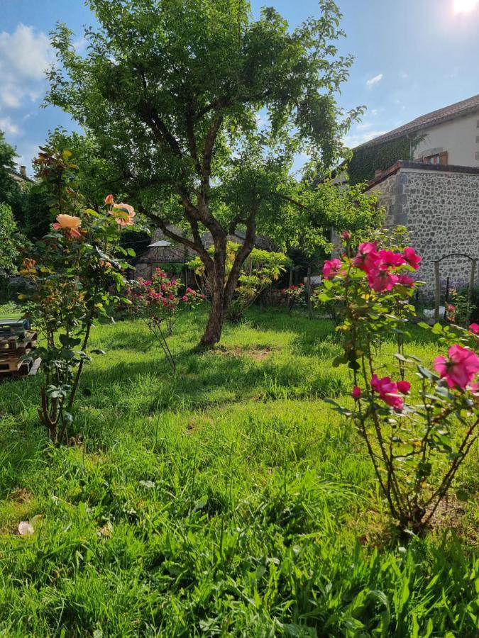 Piégut-Pluviers L'Atrium Bed & Breakfast エクステリア 写真